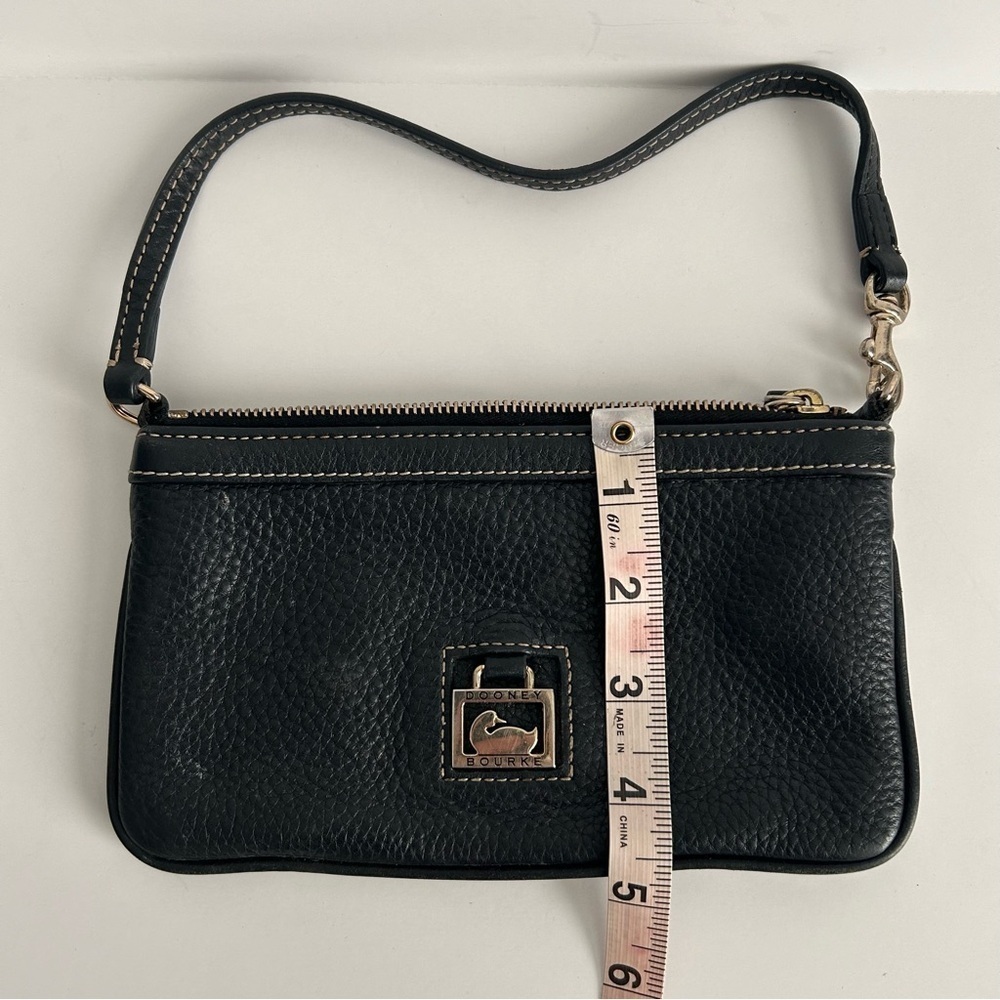 Vintage Dooney & Bourke Pebbled Leather Wristlet - Picture 7 of 7